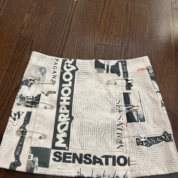 With Jean Newspaper Print Skirt - Picture 2 of 2